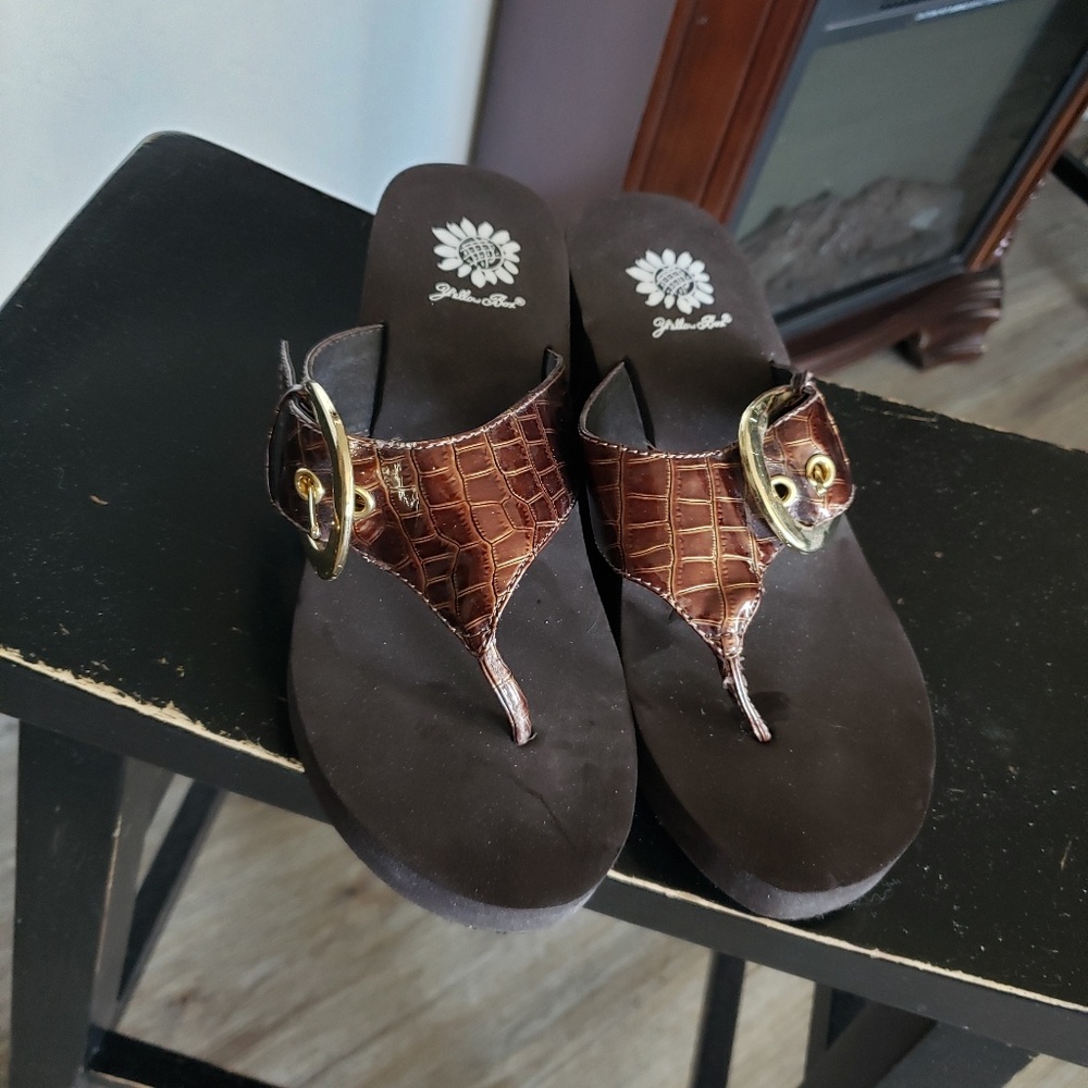 Beautiful Yellow Box bronze sandals size 8.5